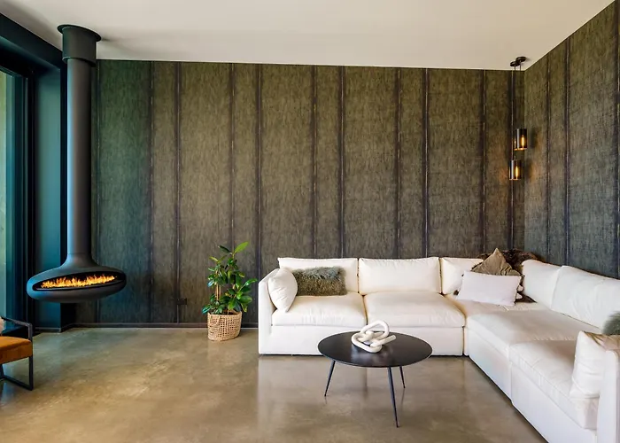 Holiday home Riverbank By Sothebys Luxury Homes *