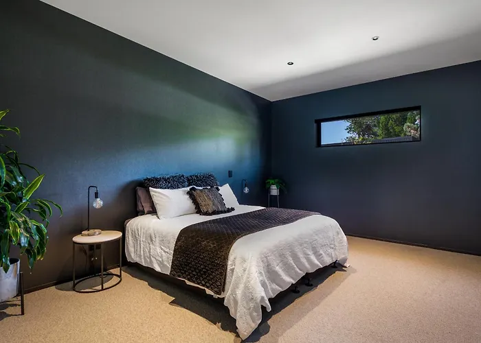 Riverbank By Sothebys Luxury Homes Holiday home Wanaka
