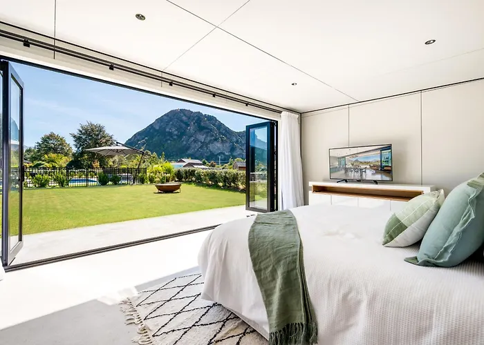 Riverbank By Sothebys Luxury Homes Holiday home Wanaka