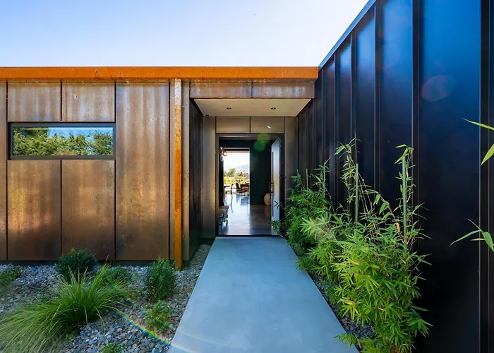 Riverbank By Sothebys Luxury Homes Holiday home Wanaka
