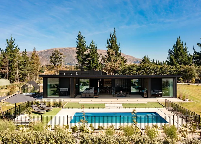 Holiday home Riverbank By Sothebys Luxury Homes Wanaka